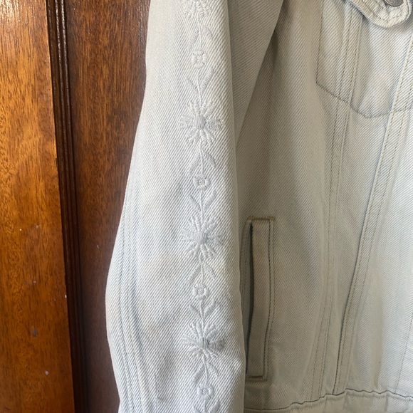 Levi’s Washed Denim Jacket - Picture 3 of 4